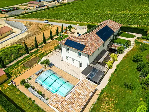 Simulation de prix pour l’installation de panneaux solaires sur une maison individuelle
